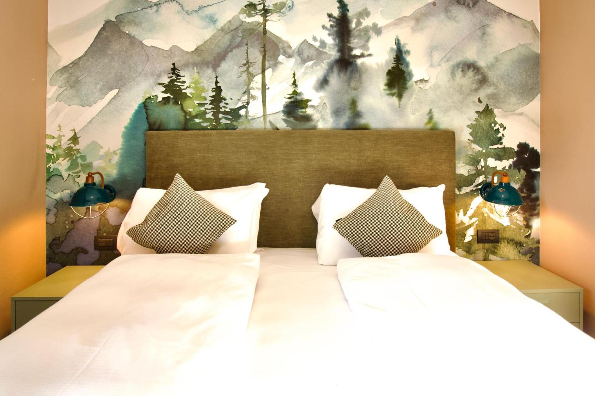 Deluxe Double Room,1742679321:JPEG
